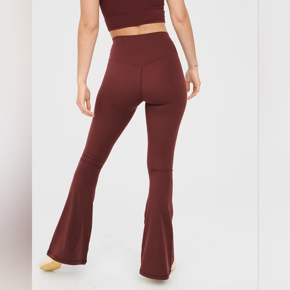 OFFLINE By Aerie Real Me High Waisted Rise Ruched Flare Leggings New NWT Size XS - Picture 2 of 9